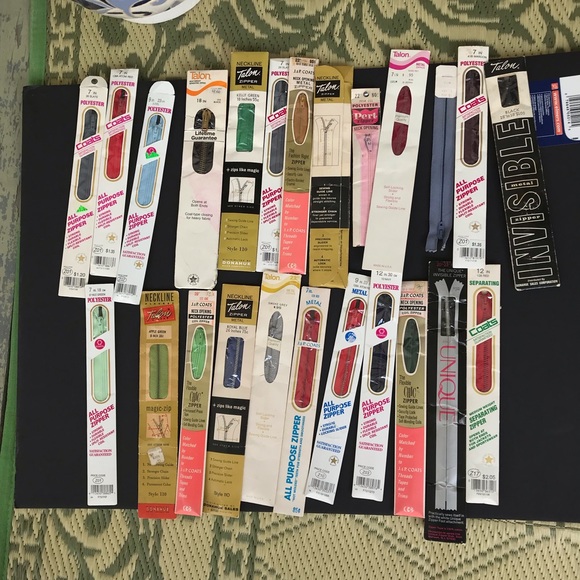 Vintage Lot Of 24 Assorted J & P Coats Talon Etc. Zippers NOS - Picture 15 of 15